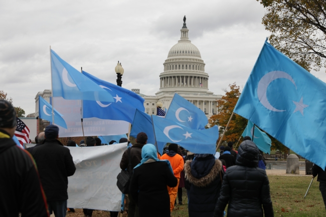 Uygur Türkleri Washington'da Çin'i protesto etti